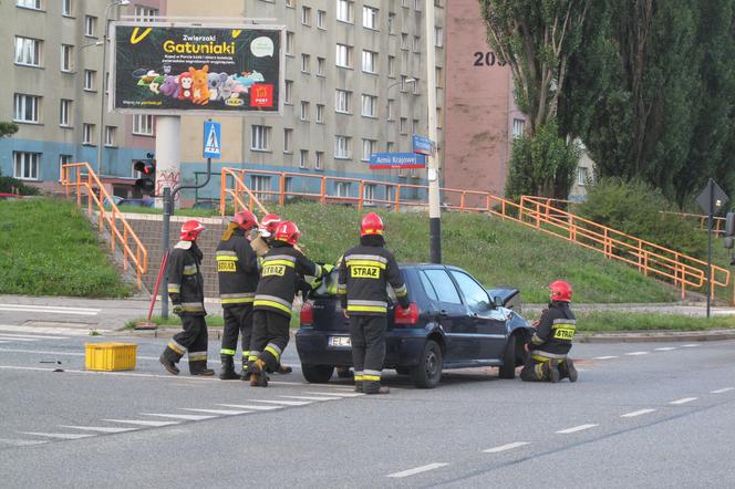 Łódź. Poranny wypadek na Retkini. Zderzenie opla i volkswagena