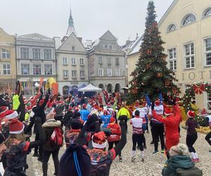 Bieg Mikołajów w Olsztynie 2023. Kilkaset osób pobiegło dla dzieci. Zobaczcie zdjęcia!