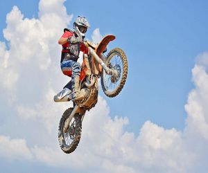Będzie ryk silników i dużo ekstremalnych emocji!  Dzień Motoryzacji w Zamościu już w piątek