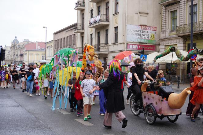 Deszcz nie był im straszny! Bajkowy Korowód przeszedł ulicami Lublina. Zobacz zdjęcia!