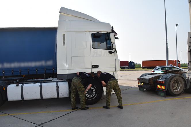 Kradziona ciężarówka nie wyjechała z Polski