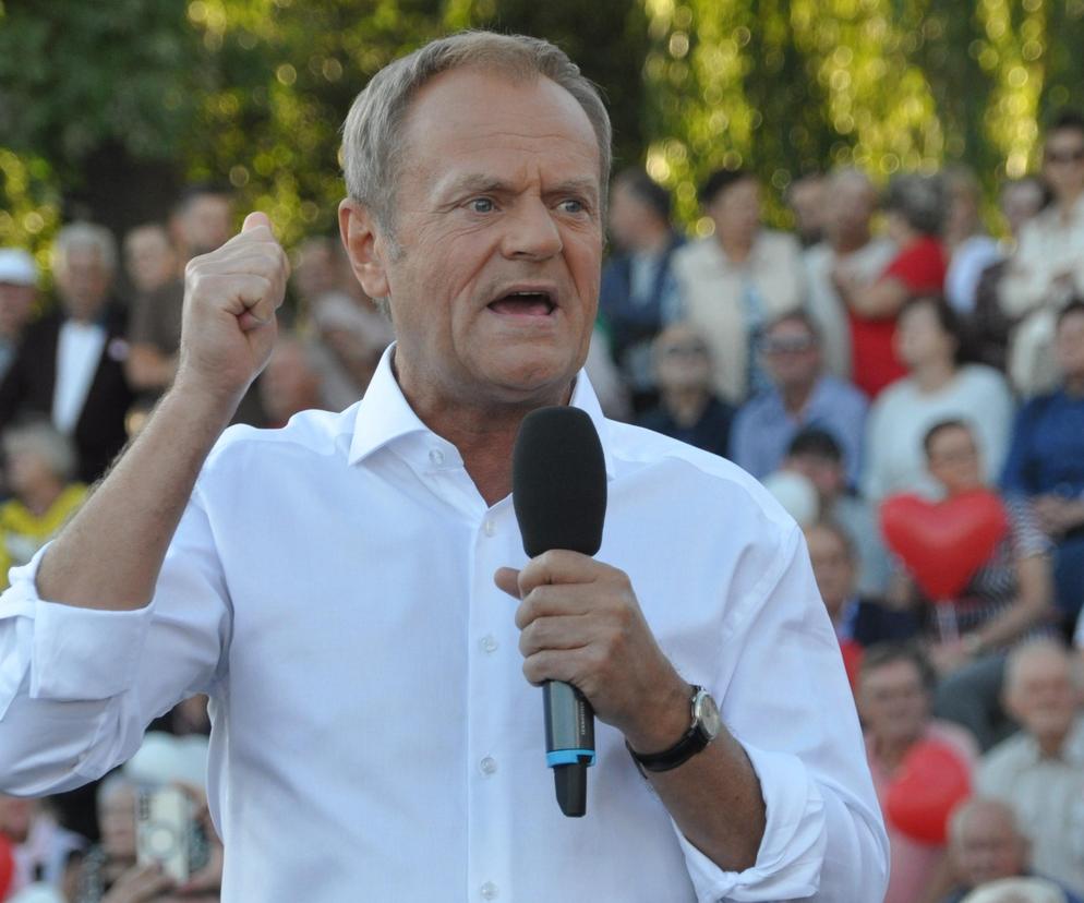 Donald Tusk, lider Platformy Obywatelskiej spotkał się z mieszkańcami w Skarżysku-Kamiennej (4)