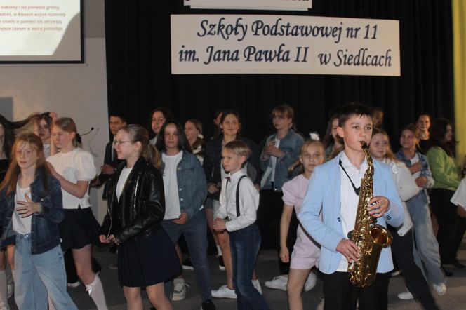 Jubileusz 40-lecia połączony był ze świętem szkoły, ponieważ obchodzi ona również 28. rocznicę nadania imienia.