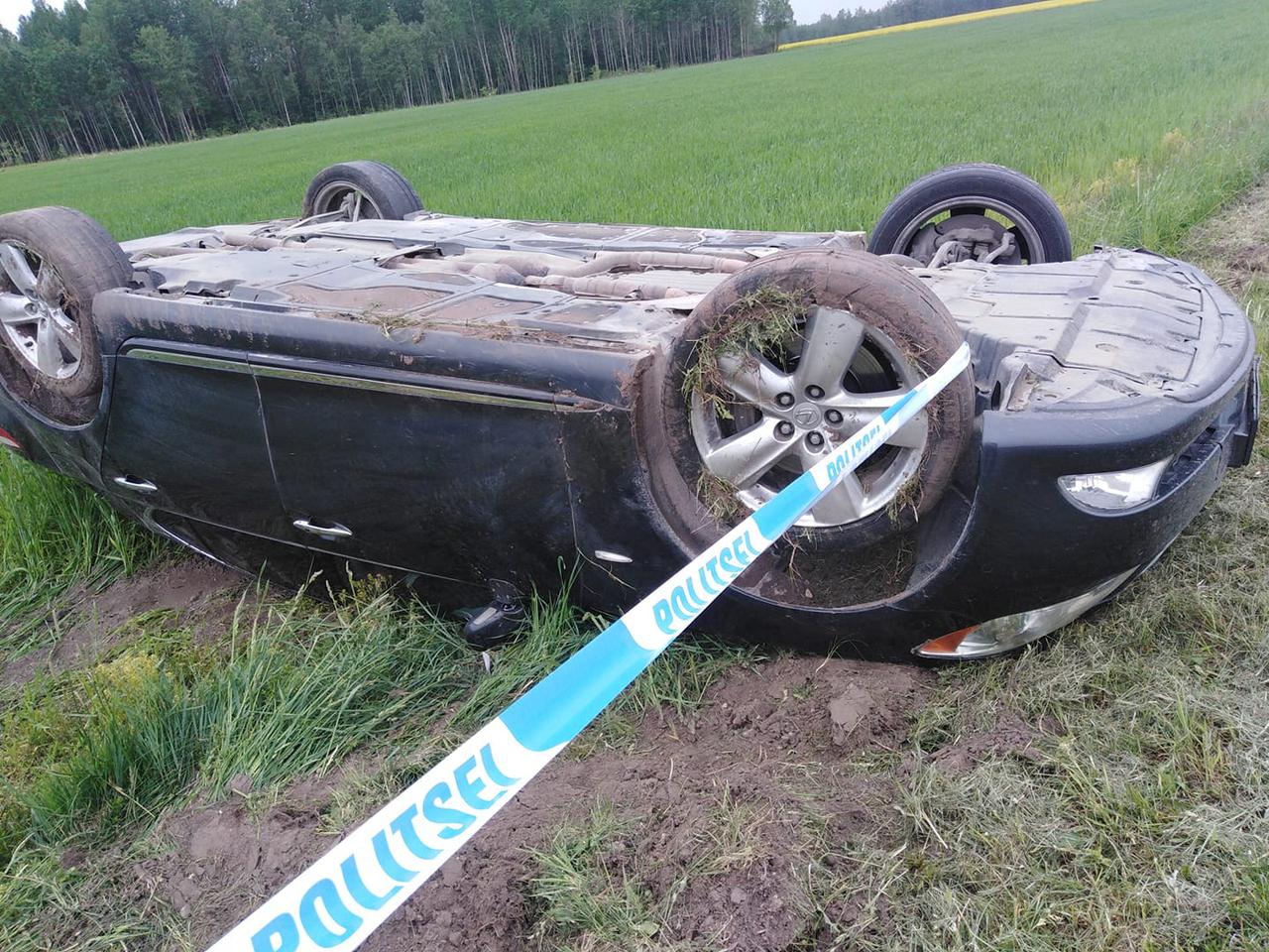 Samochód Rozpędził Się Do 72 Km Na Godzinę Rozpędził auto do 260 km/h po czym się rozwalił. Telefon cały czas miał