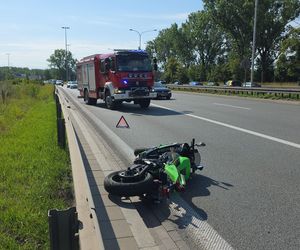 Kolejny śmiertelny wypadek motocyklisty na Wisłostradzie. Toyota zderzyła się z kawasaki