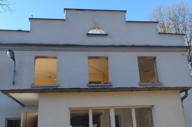 Muzeum Elementarza odzyskuje dawny blask! Trwa remont historycznego dworku [ZOBACZ, POSŁUCHAJ]