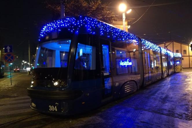 Toruń: Na ulice miasta wyjedzie piękny, świąteczny tramwaj!