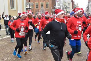21. edycja Festiwalu Biegów Świętych Mikołajów w Toruniu. 2000 uczestników na starcie