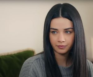 Tymczasem Cavidan wpadnie pod samochód. 