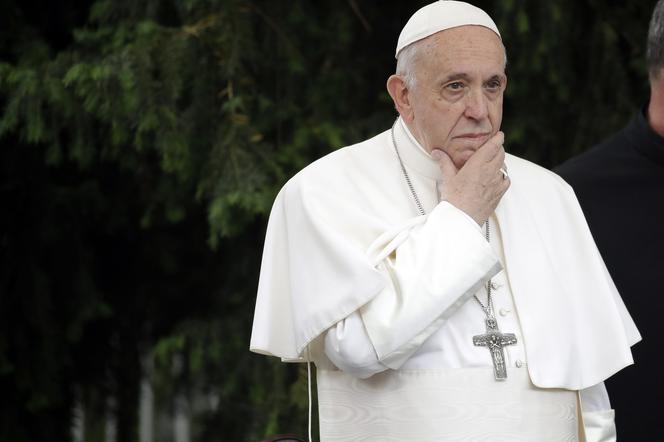 Papież Franciszek zakazuje zmiany płci