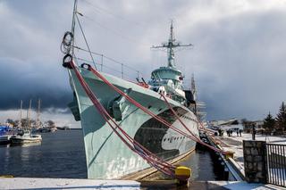 ORP Błyskawica opuściła swoje miejsce przy nabrzeżu w Gdyni