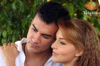 OTCHŁAŃ NAMIĘTNOŚCI. Damian (David Zepeda), Elisa (Angelique Boyer)