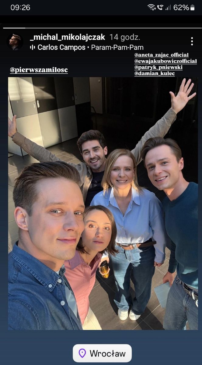 Pierwsza miłość na planie. Piotrek (Michał Mikołajczak), Melka (Ewa Jakubowicz), Krystian (Patryk Pniewski), Marysia (Aneta Zając), Kacper (Damian Kulec)