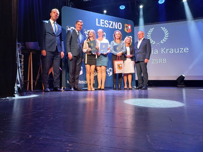 Wręczono Leszczyńskie Laury Oświaty. Zdolnym uczniom ze szkół w Lesznie
