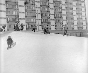 Sporty zimowe w PRL-u. Narty, łyżwy sanki - zdjęcia