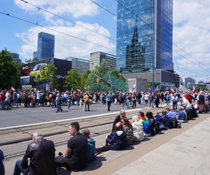 Uczestnicy Wielkiego Marszu Patriotów Rafała Trzaskowskiego
