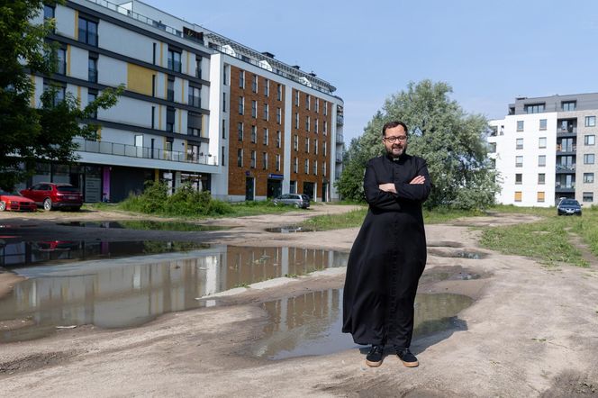 Kaplica pęka w szwach, ksiądz chce ją wykupić. Potrzeba milionów