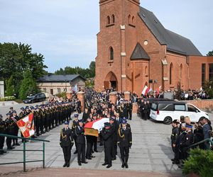 Pogrzeb druha Krystiana Dułaka. Wzruszająca ceremonia w Sierakowicach
