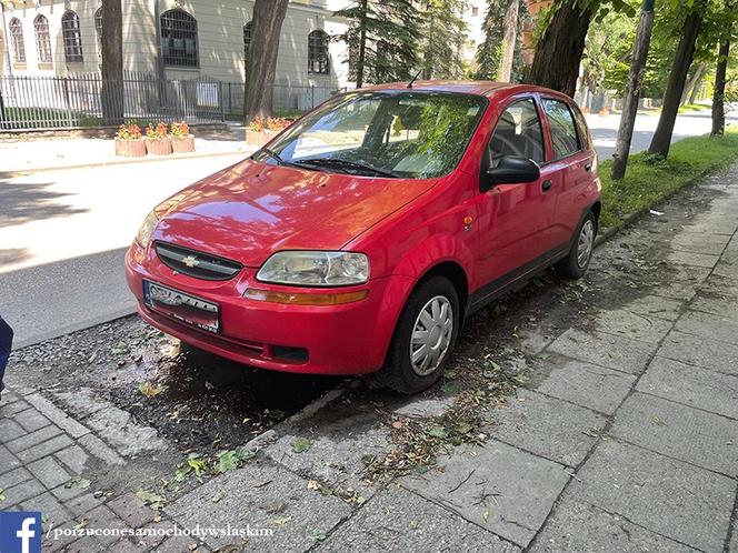 Porzucone samochody na Śląsku - zdjęcia z Facebook/Porzucone samochody w Śląskim