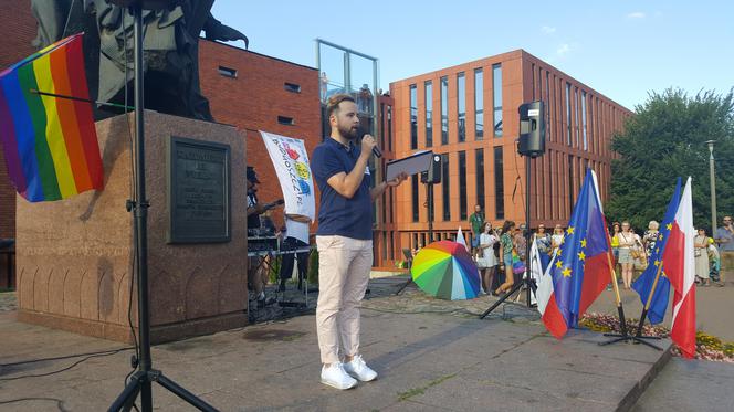 Bydgoszcz solidarna z Białymstokiem. - Każdy ma prawo do miłości i szacunku! [ZDJĘCIA] 