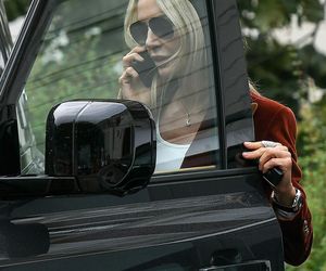 Agnieszka Woźniak-Starak zamieniła eko elektryczna Teslę na potężnego Defendera za 400 tyś.