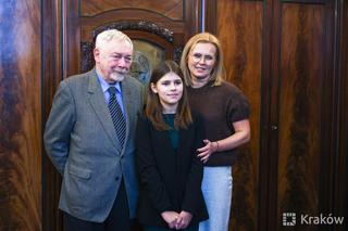 Nie każdy bohater nosi pelerynę. 13-latka z Krakowa nagrodzona za wzorową postawę 