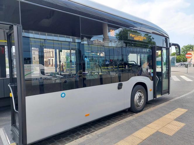 Byliśmy na przejażdżce elektrycznym autobusem po Bydgoszczy. Furorę robi jeden drobiazg 