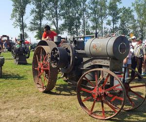 Festiwal starych ciągników w Wilkowicach. Setki maszyn, tysiące widzów i upał 