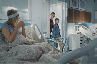 M jak miłość, odcinek 1849. Nadia (Mira Fareniuk), Julia (Marta Chodorowska), Magda (Anna Mucha)