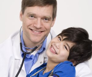 Autyzm wczesnodziecięcy: przyczyny, objawy, terapia