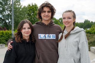 Barwy szczęścia odc. 3255. Ewa (Gabriela Ziembicka), Romeo (Jacek Tyszkiewicz), Ewelina (Amelia Listwoń)