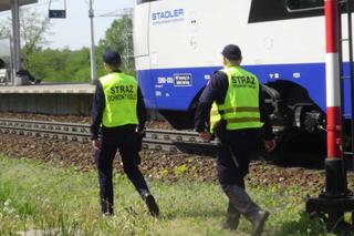 Rowerzysta potrącony przez pociąg Intercity. Zginął na miejscu. Dramat na stacji Warszawa ZOO