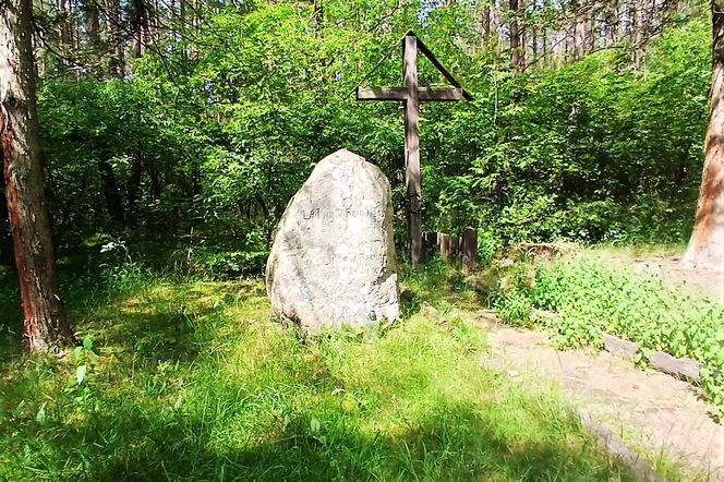 Leśny cmentarz rodu von Ramin