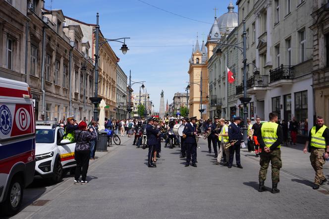 Pochód Juwenaliowy Łódzkich Uczelni. Studenci przejęli Łódź! [ZDJĘCIA]