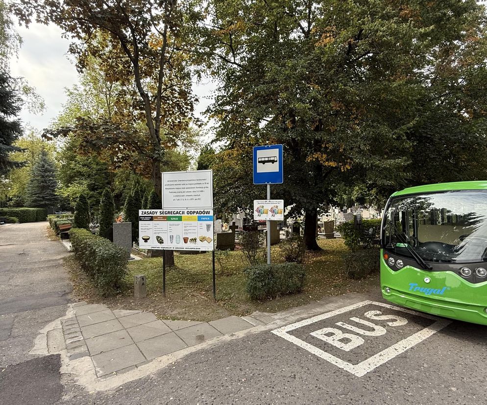 Mikrobus na gorzowskim cmentarzu