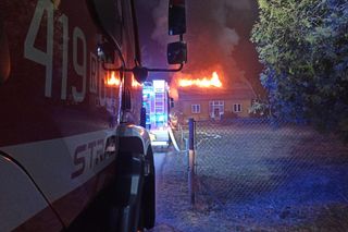 Tragiczny pożar drewnianego domu. W środku strażacy znaleźli ludzkie ciała