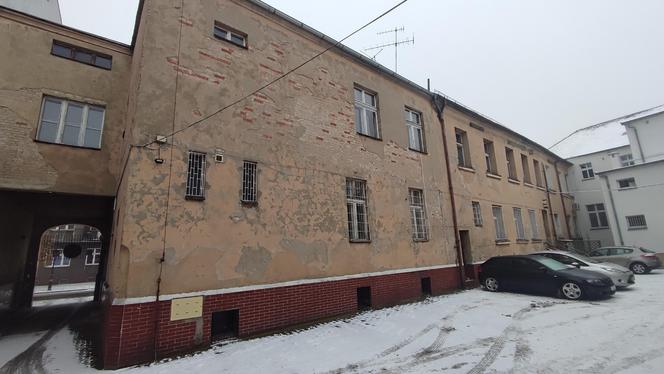 Budynek dawnej biblioteki na ulicy Chrobrego w Lesznie