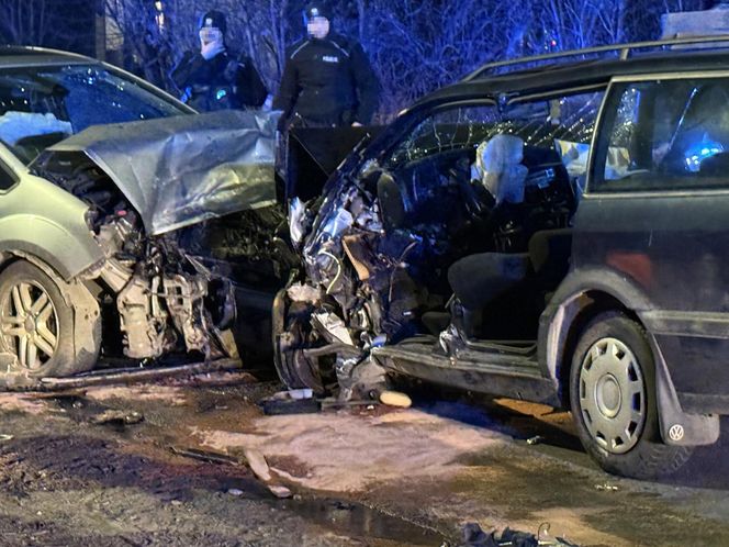  Tłuste. Dramatyczna czołówka. Wielu rannych w wypadku dwóch osobówek