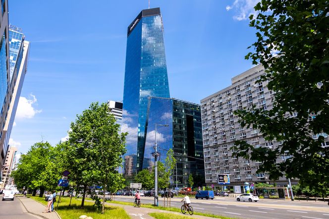 Q22 Warszawa - 195 m.