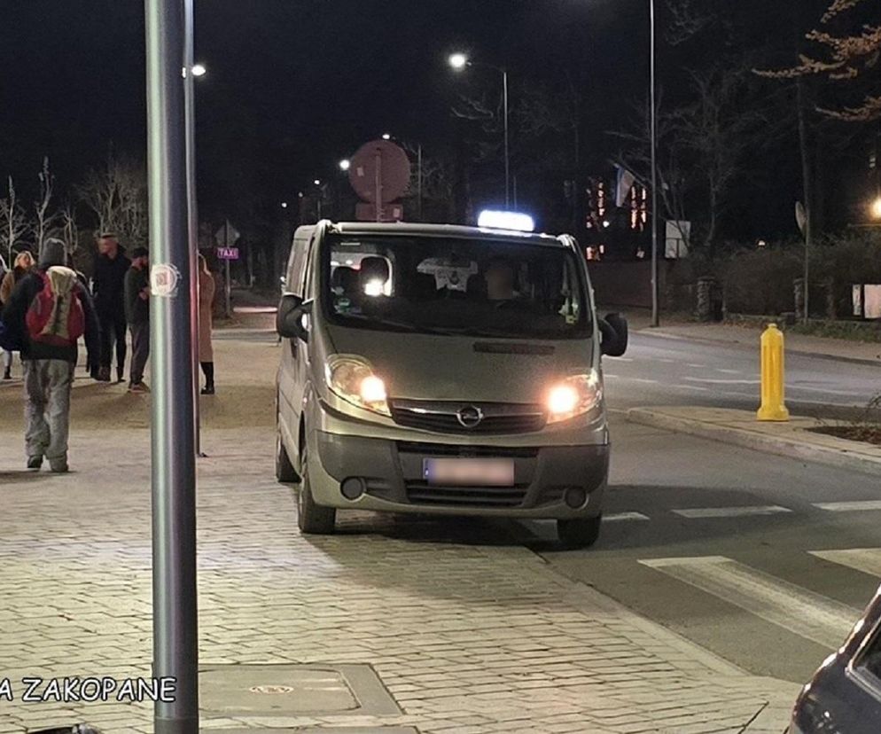 Bus taxi czekał na pasażerów w Zakopanem. Młody kierowca miał 3-krotny zakaz prowadzenia pojazdów