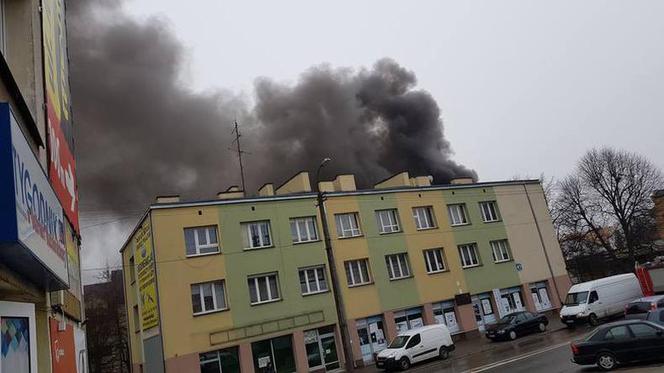 Ostrów Mazowiecka. Pożar opuszczonego budunku szkolnego.