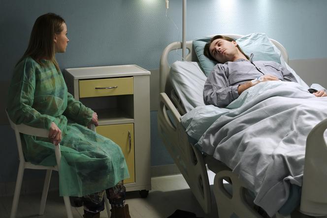 Barwy szczęścia, odcinek 2821: Cezary po nocy z Sofią wyląduje w szpitalu! Odsunie od siebie Natalię, a to dopiero początek nieszczęść - ZDJĘCIA