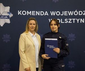 Nowi policjanci wypowiedzieli słowa przysięgi. Na Warmii i Mazurach rekrutacja wciąż trwa [ZDJĘCIA]