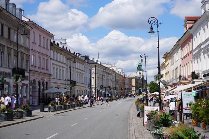 Nowy Świat nieopodal ulicy Wareckiej