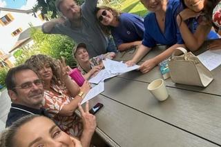 Przyjaciółki 24. sezon na planie. Dorotka (Agnieszka Sienkiewicz-Gauer), Anka (Magdalena Stużyńska), Patrycja (Joanna Liszowska), Wiktor (Paweł Deląg), Inga (Małgorzata Socha), Paweł (Bartłomiej Kasprzykowski)