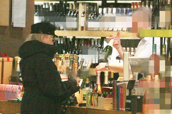 Katarzyna Figura ukrywa się w alkoholowym