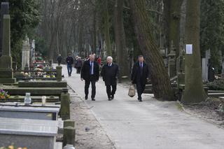 KACZYŃSKI NA CMENTARZU.