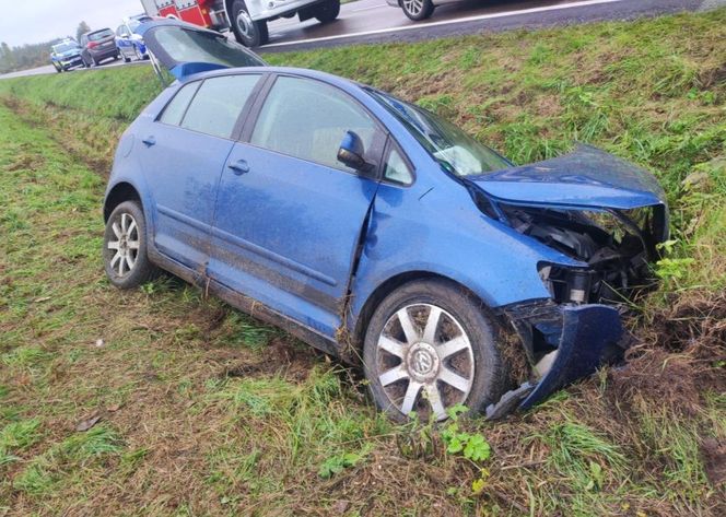 Pijany 19-latek rozbił golfa o betonowy przepust. Na pokładzie miał dwoje innych nastolatków