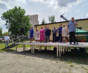 Przez lata ŚDS w Siedlcach działał w dwóch lokalizacjach, teraz już oficjalnie funkcjonuje w jednym miejscu, w budynkach dostosowanych do potrzeb osób z niepełnosprawnościami. 