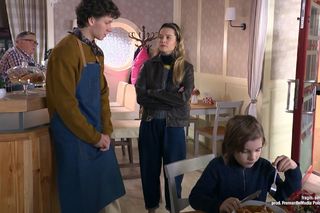 Na Wspólnej odc. 4010. Kasia (Julia Chatys), Leon Juszczyk (Borys Otawa)